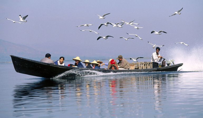 boat-trip-in-inle-lake-myanmar-1