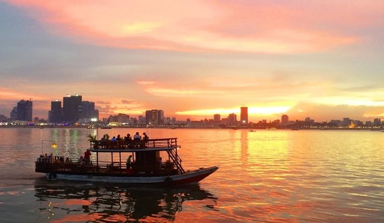Phnom Penh Sunset Cruise on the Mekong