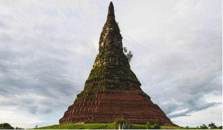 That Foun Pagoda in xiang khoang laos