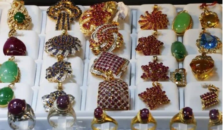 Gemstone Jewelry in loi kaw myanmar