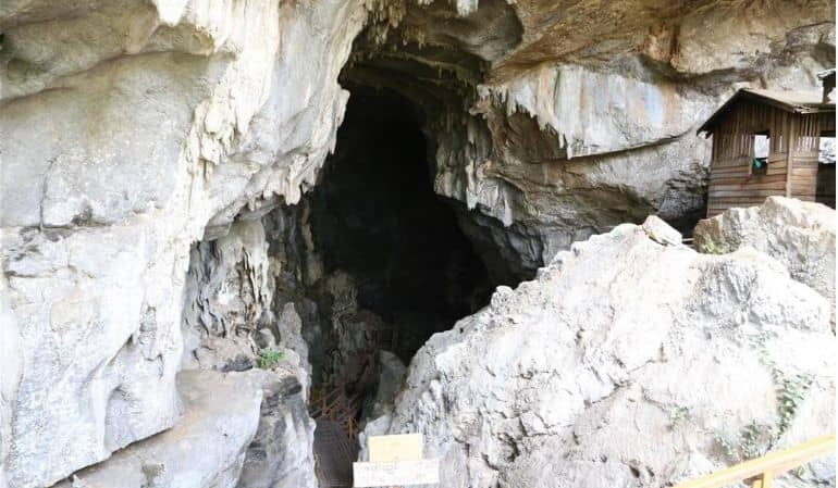 Kyat Cave in loi kaw myanmar