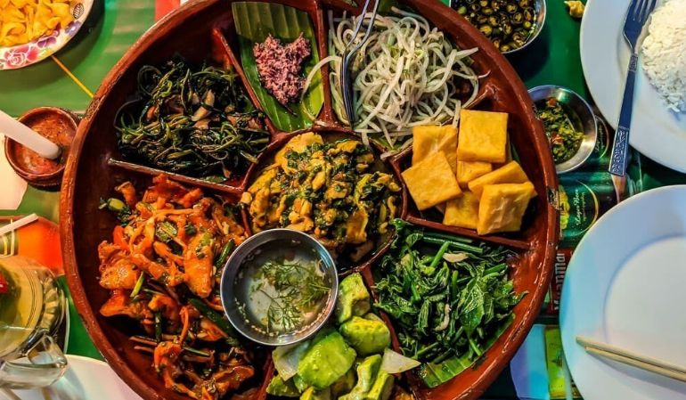 Local Cuisine in tamu myanmar