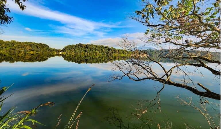 Pa Khoang Lake