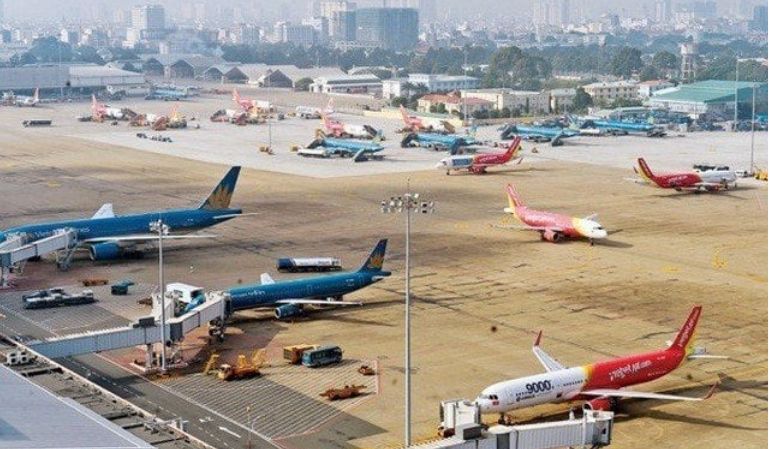 Airlines and Flights tan son nhat vietnam