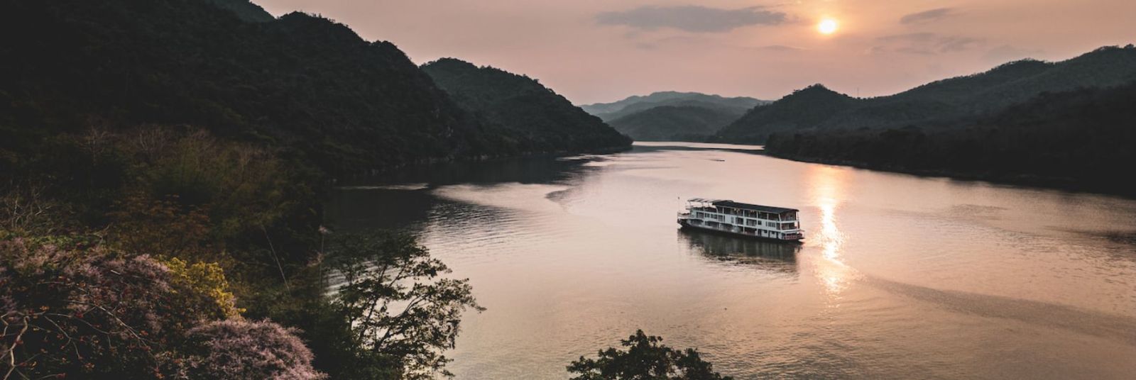 Suggested Cruises in Laos River 2025