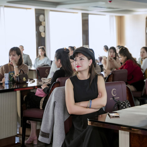 Experience Luxury on Luna Halong Cruise - A Journey Through Halong Bay