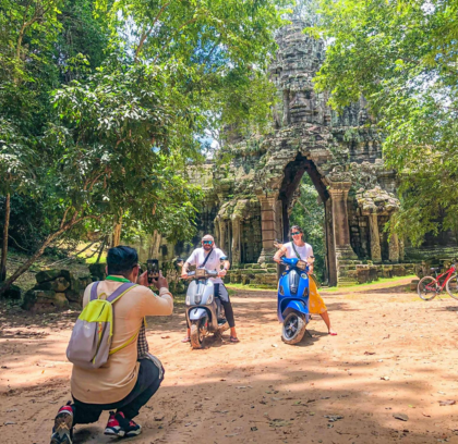 Full-Day Vespa Tour in Angkor Wat